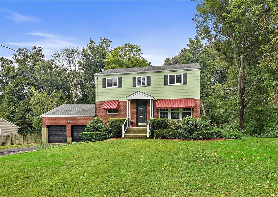 1st image of 8 Concord Dr