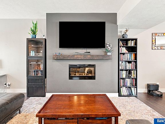 4th image of 7056 Kentwell Ln