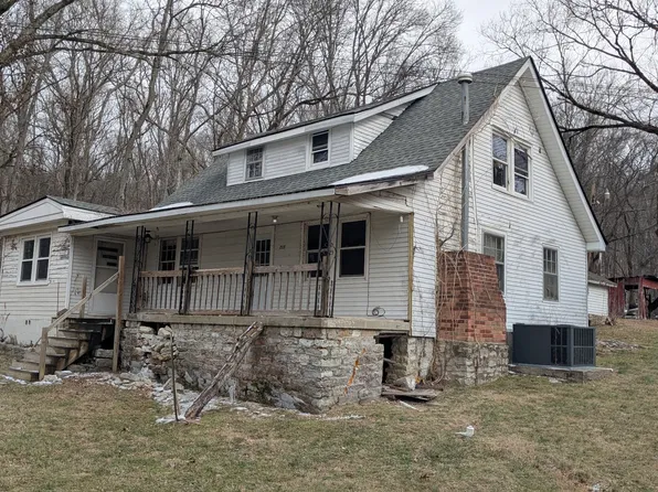 215 Robertson Ln, Castalian Springs, TN 37031