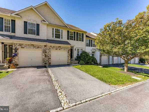 756 McCardle Dr, West Chester, PA 19380
