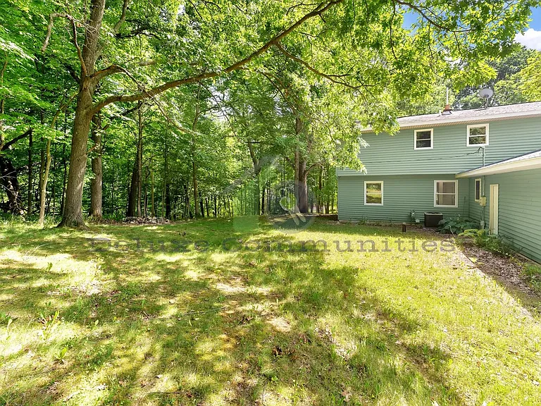 2660 Blackberry Ln NE — Photo 45
