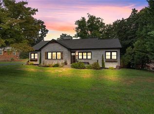 1253 5th St NE, Hickory, NC 28601