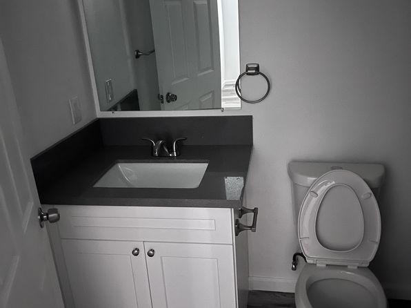 1211 E 71st St #11503680