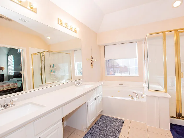8335 Richmond Ct — Photo 17
