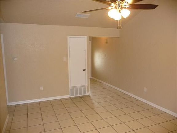 2nd image of 1503 Palisades Dr