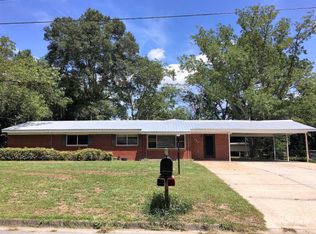107 Mayfair Rd, Jesup, GA 31546