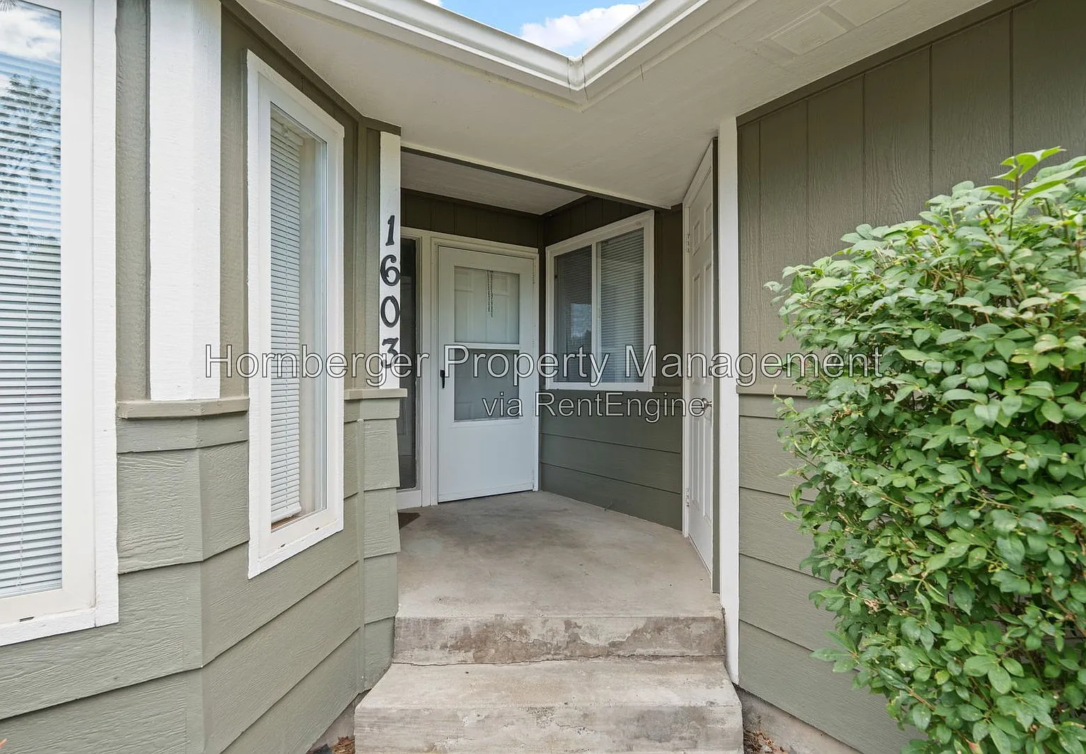 3 bed, 3.0 bath, 1960 sqft, $2,250 — Photo 2