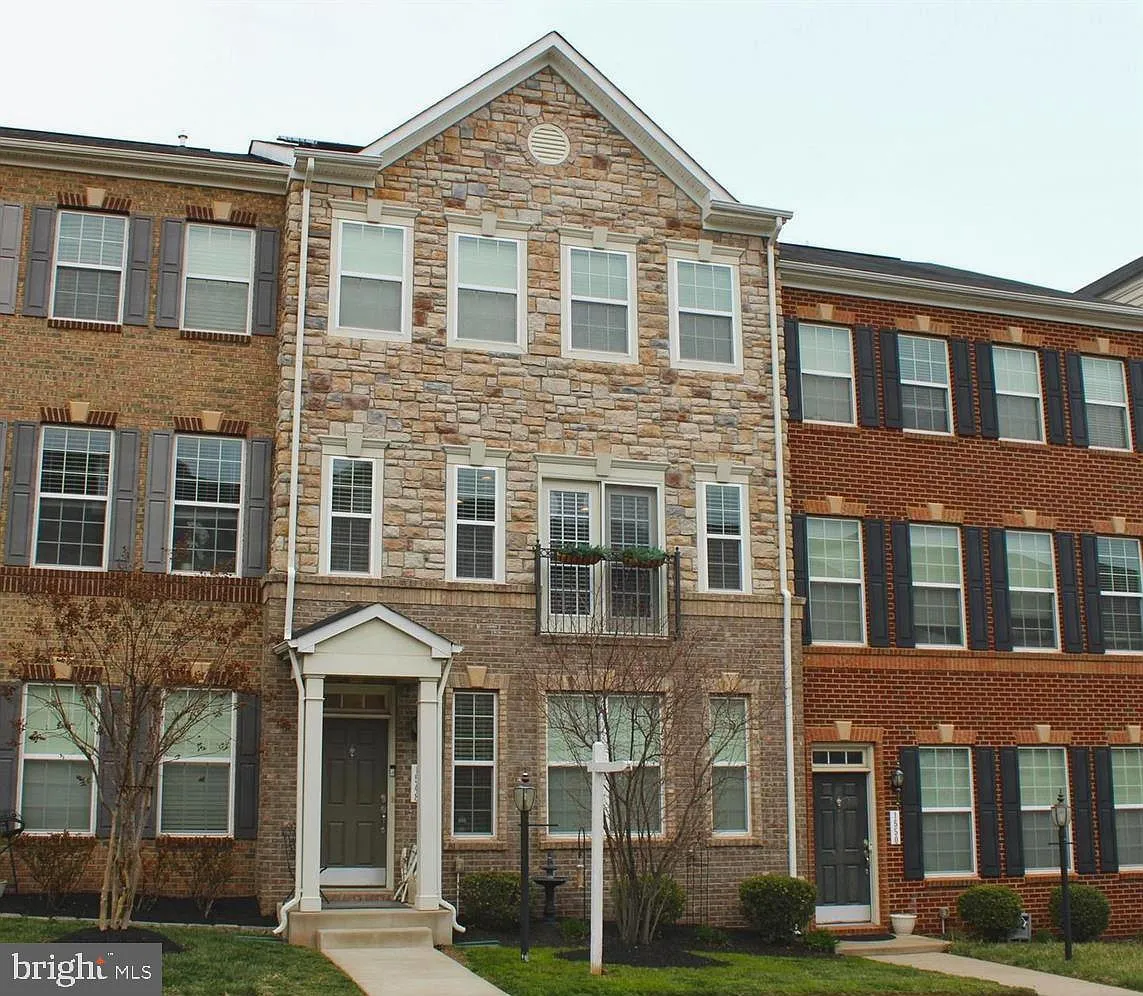 1548 Kinnaird Ter NE photo 1