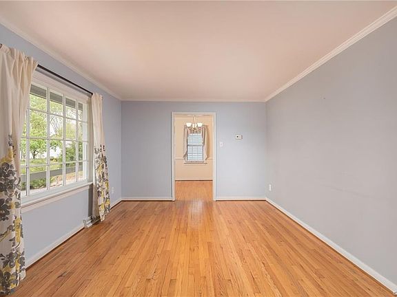 4th image of 3343 Summerbrooke Dr