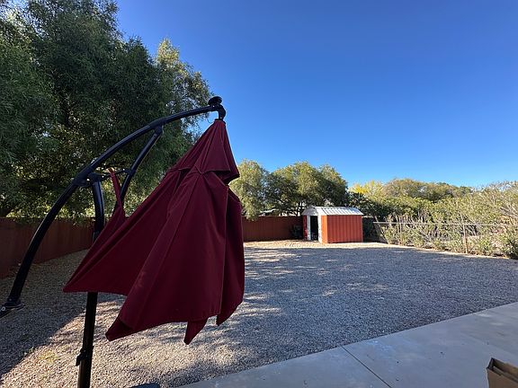 5th image of 2821 E Presidio Rd