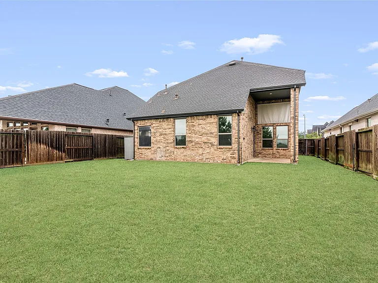 4702 Primrose Valley Ln — Photo 34