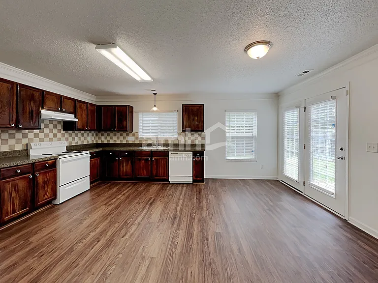 417 Magna Dr — Photo 4