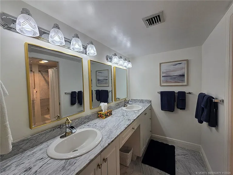 316 NE Edgewater Dr — Photo 22
