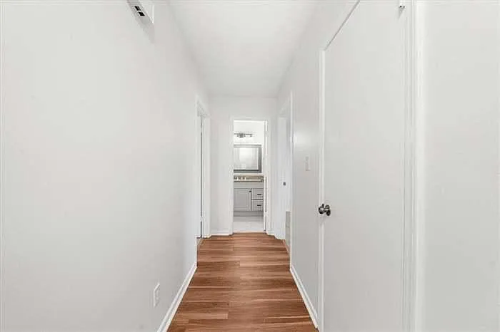382 Northdale Ct — Photo 4