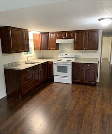 4th image of 2950 Vine Ln