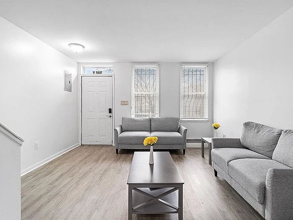 3rd image of 235A Hart St #1
