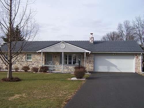 2nd image of 7 Pine Ln