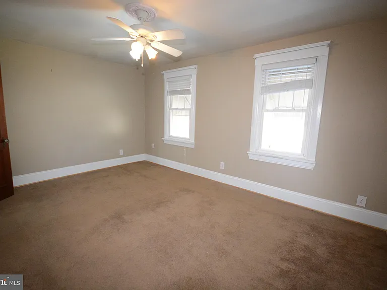 623 Guilford Ave — Photo 19