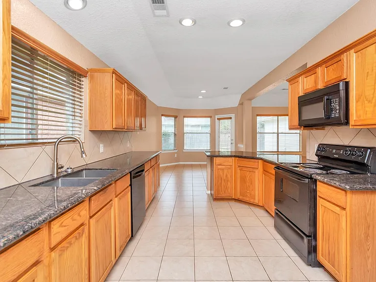 8506 Chancellorsville Ln — Photo 20