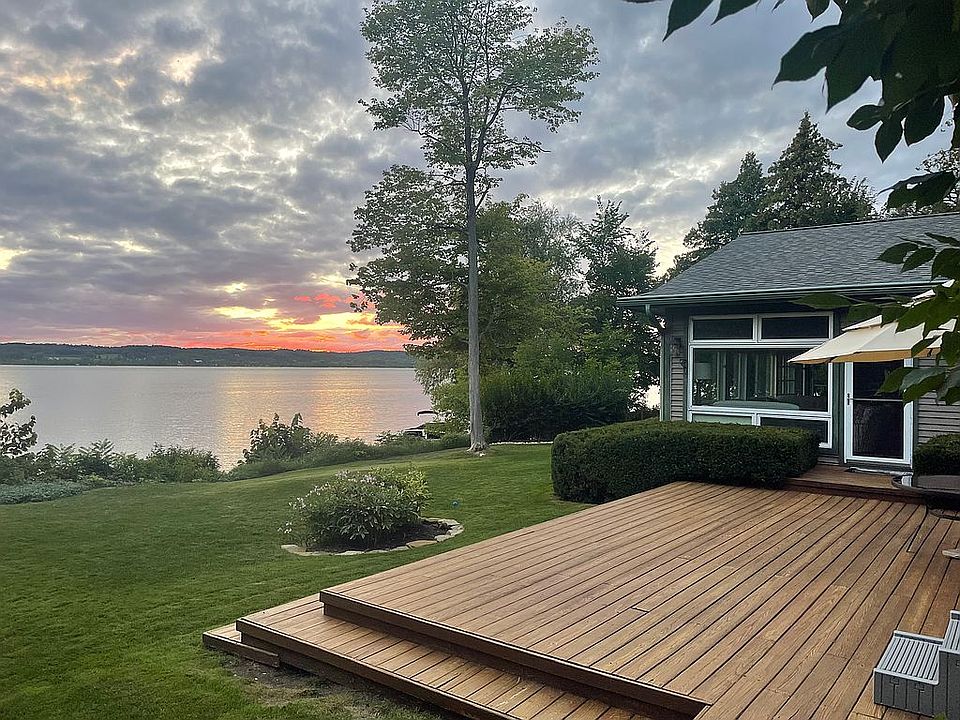 2nd image of 6048 Lake Leelanau Dr