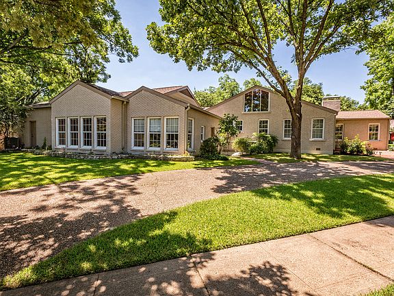 2nd image of 3565 Dorothy Ln S