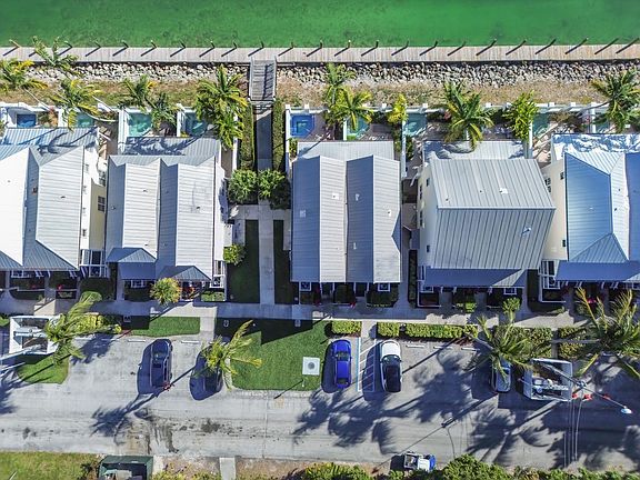 5th image of 7026 Harbor Village Dr