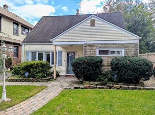 96 Van Buskirk Rd, Teaneck, NJ 07666