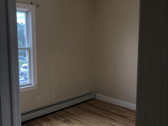 5th image of 385 Palisade Ave #1B