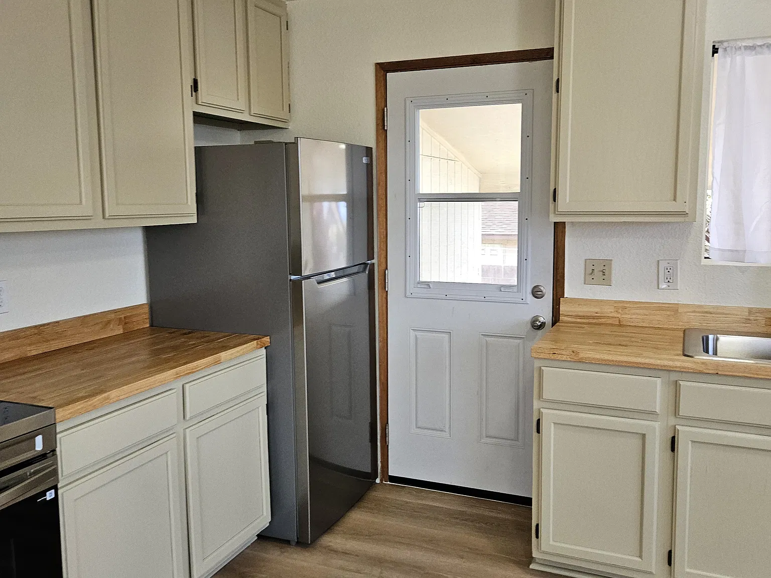 2 bed, 700 sqft, $2,750 — Photo 4