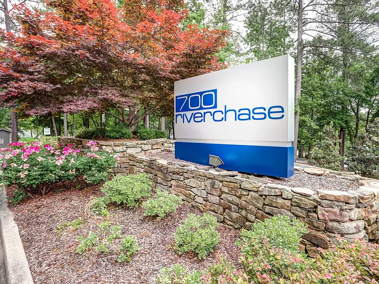 700 Riverchase Apartments — Photo 38