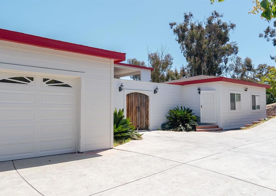 1st image of 441 Rancho Santa Fe Rd