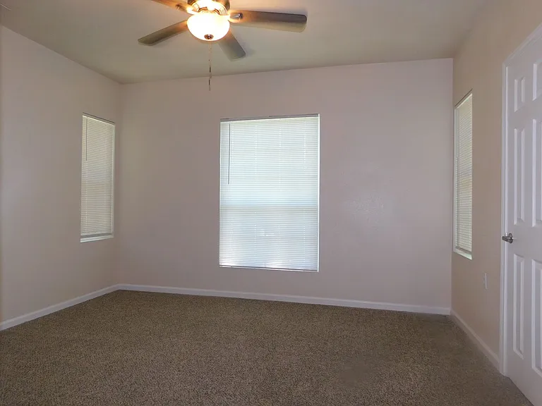 1608 Bois D Arc St — Photo 10
