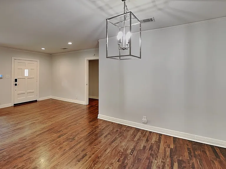 4225 Lovell Ave — Photo 4