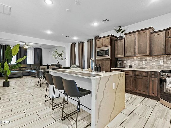 4th image of 12313 Desert Heights Ct