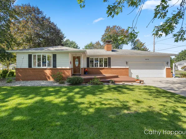 1075 Sherman St, Sumner, MI 48889