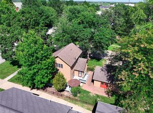 100 S 2nd St, Hiawatha, KS 66434