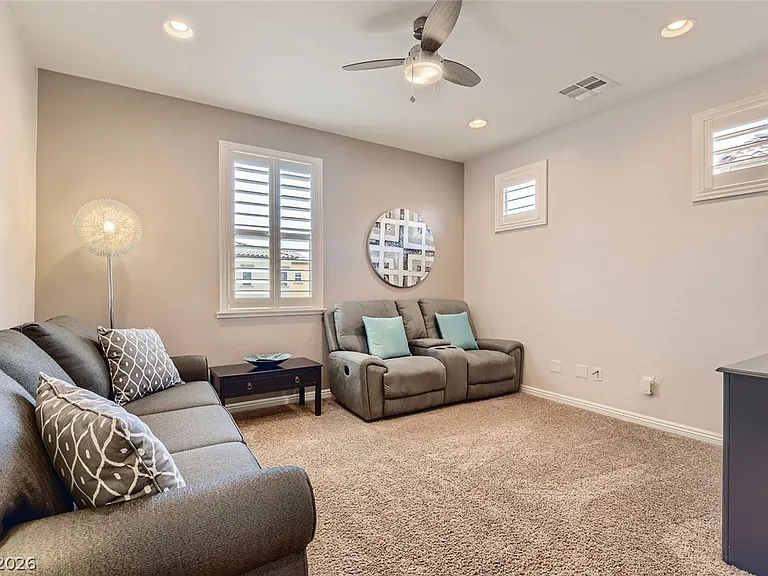1041 Baronet Dr — Photo 35