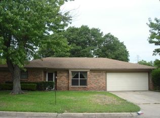 6900 Chippendale Dr, Fort Worth, TX 76134