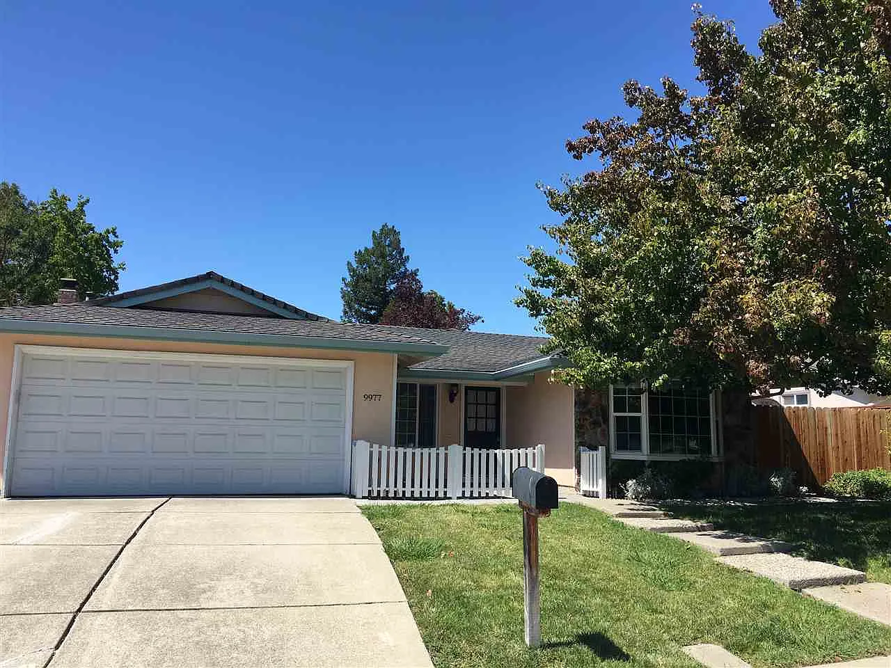 9977 Windsor Way photo 1