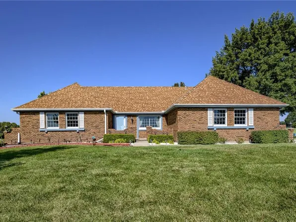 24927 159th St, Leavenworth, KS 66048
