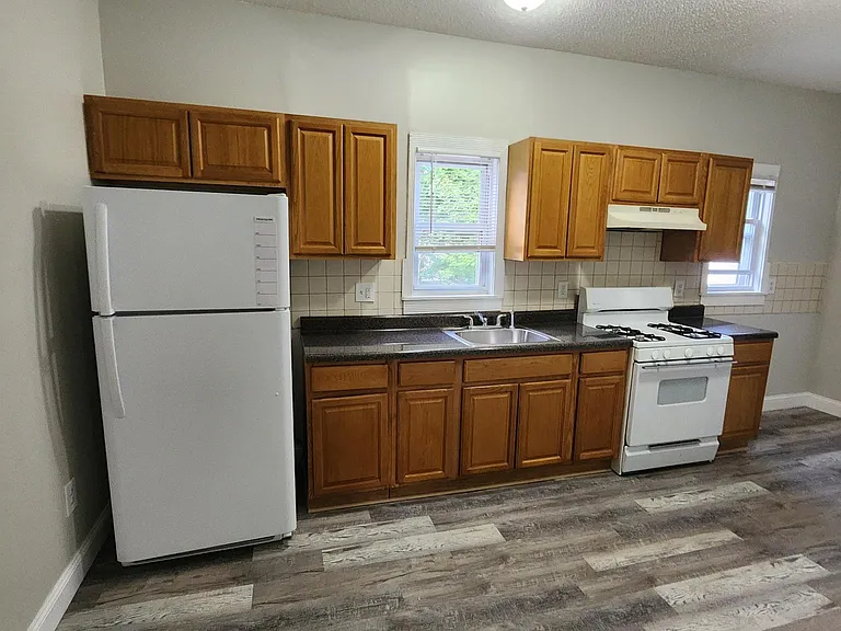 235 Starr St #2 — Photo 6