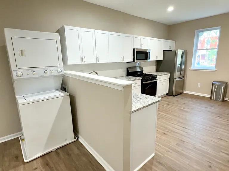 5110 Parrish St — Photo 3