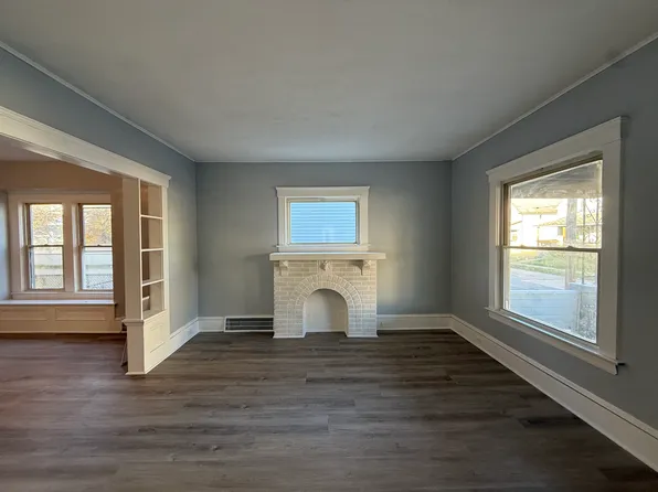 3913 Poe Ave, Cleveland, OH 44109