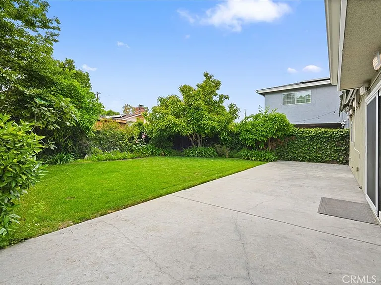 6215 Hesperia Ave — Photo 29