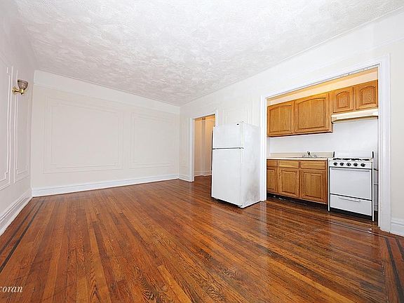 2nd image of 2590 35th St APT 5J