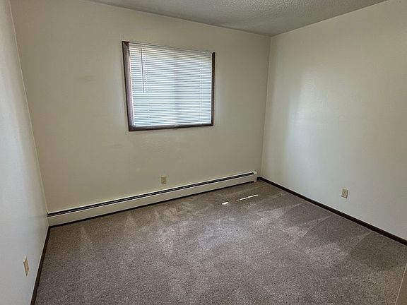 3rd image of 910 2nd Ave SW #13