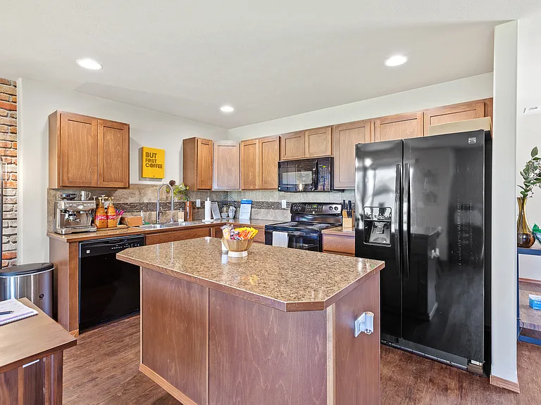 Brookline Townhomes — Photo 48