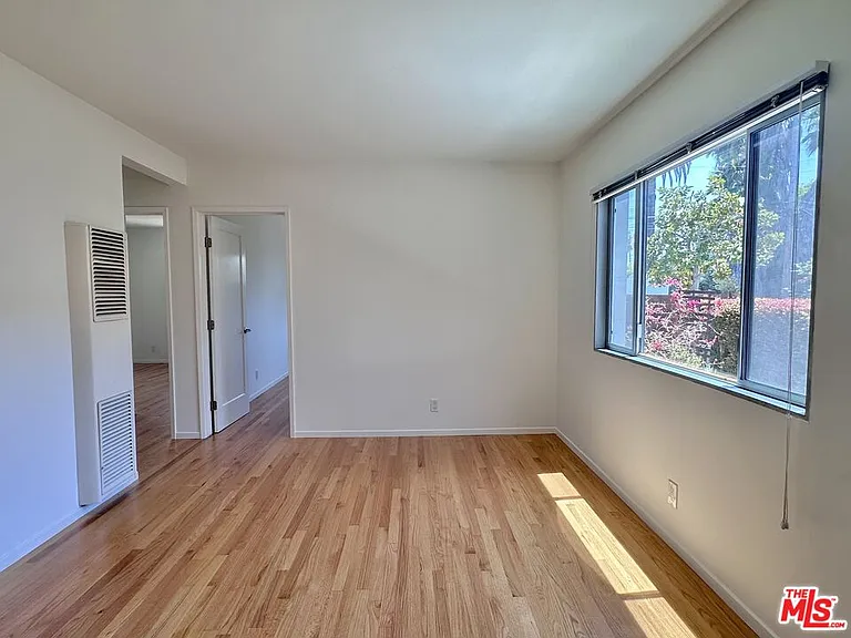 502 Westminster Ave #2 — Photo 8