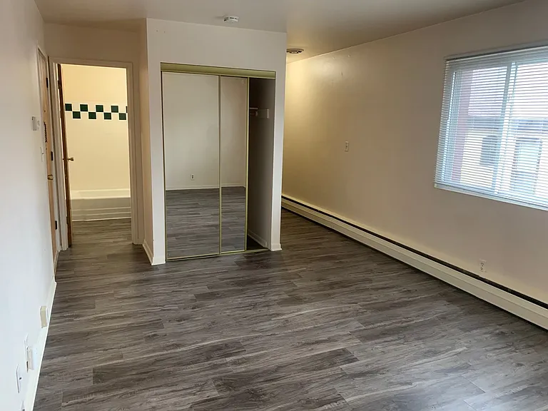 1456 N Farwell Ave — Photo 26