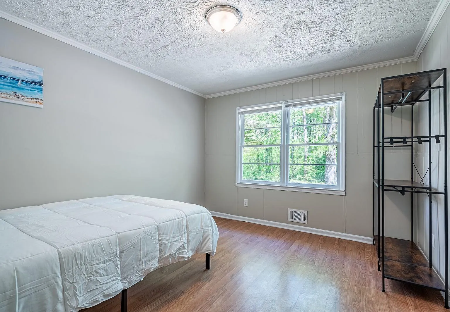 4 bed, 4.0 bath, 1440 sqft, $615 — Photo 1